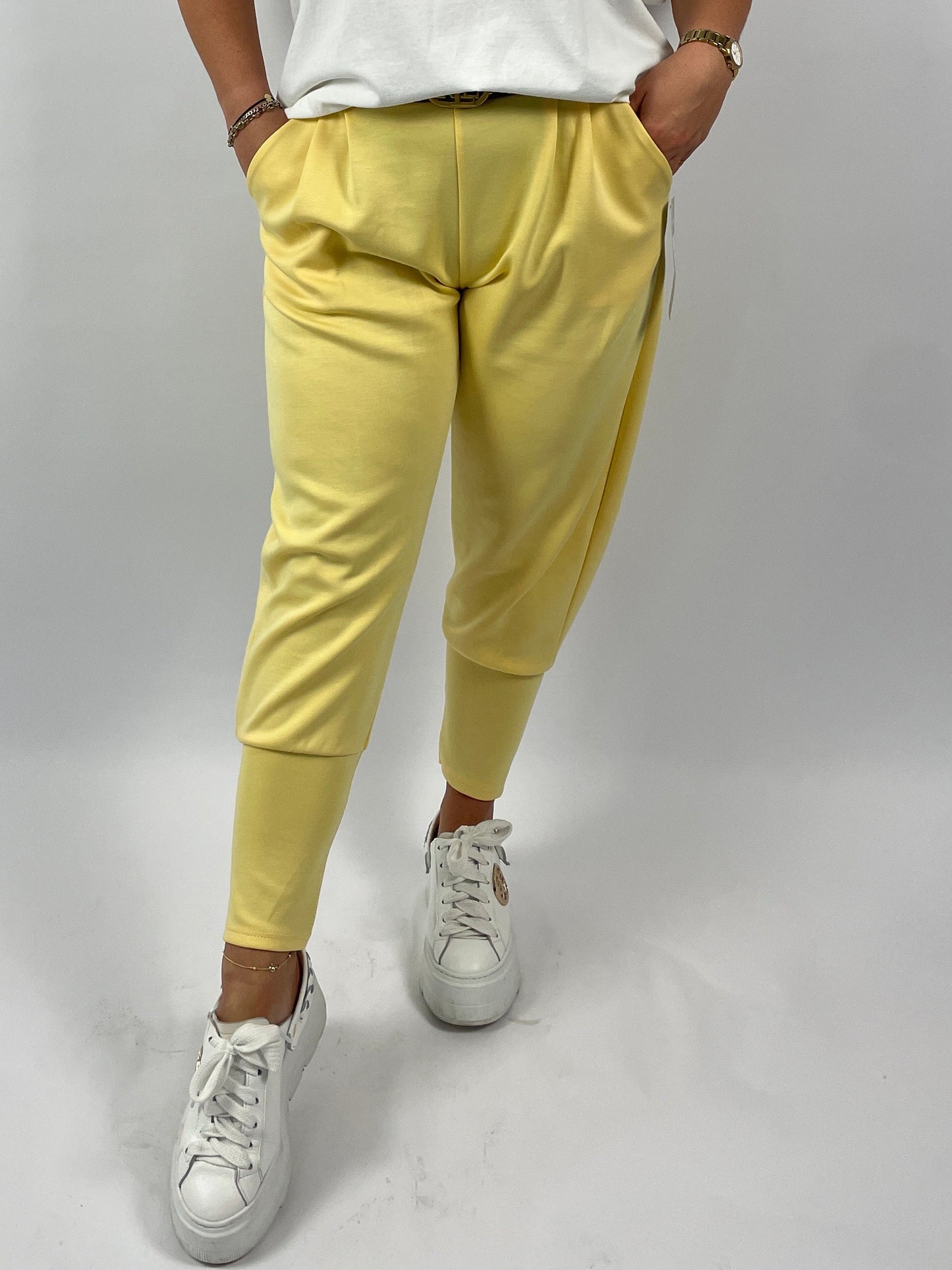 Jogger Hose mit Gürtel