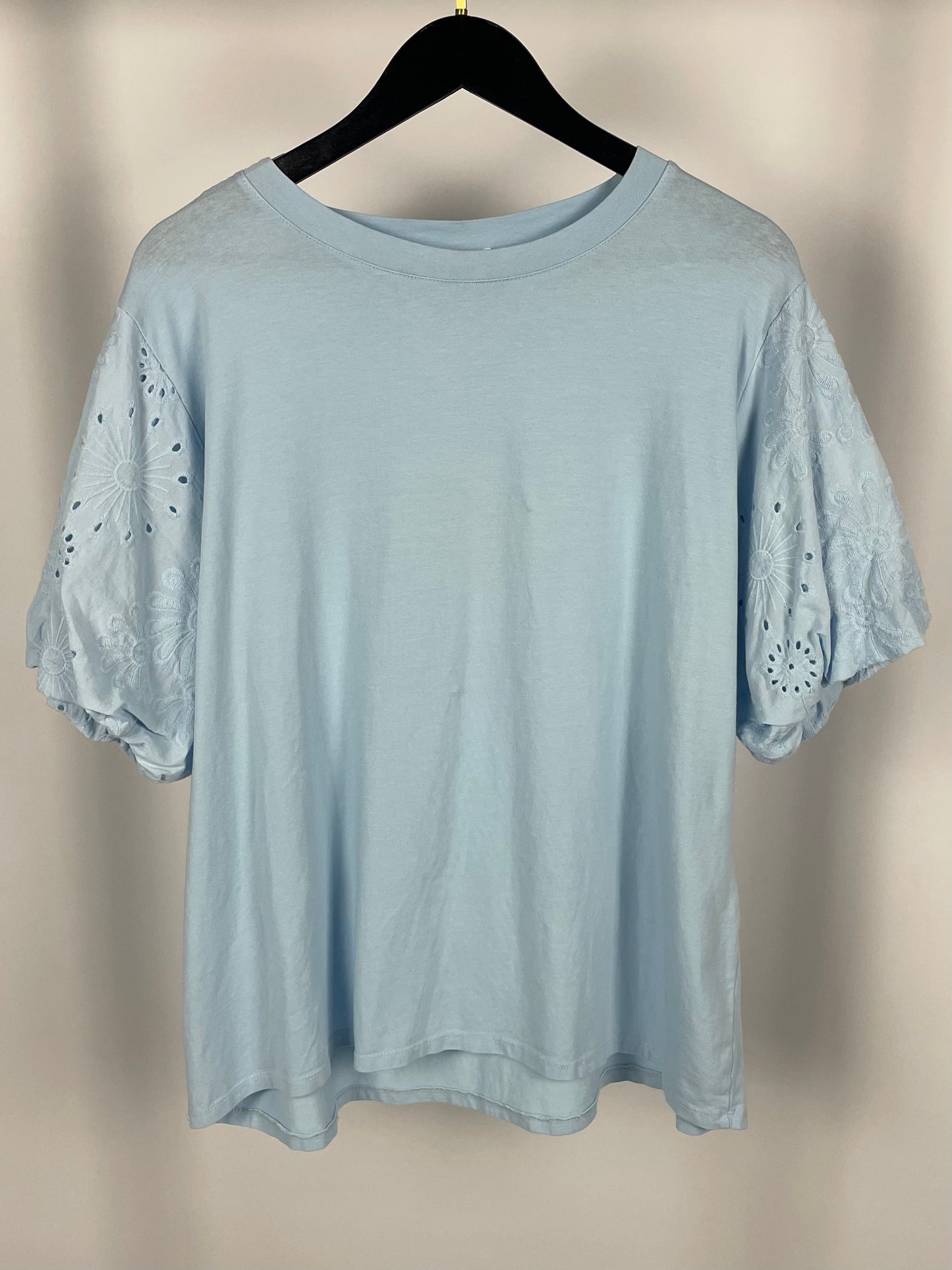 T-Shirt mit Spitzenärmel