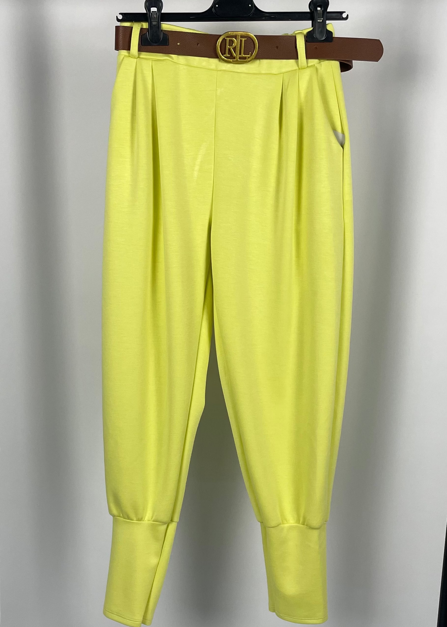 Jogger Hose mit Gürtel